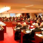 El arzobispo monseñor Barrio y su obispo auxiliar asisten en Madrid a la CX Asamblea Plenaria de la CEE