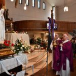 Mons. Barrio presidió en Carballo la celebración de despedida de la imagen peregrina de la Virgen de Fátima