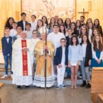Mons. Barrio preside el Sacramento de la Confirmación en la parroquia de Arteixo