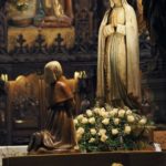 La comunidad parroquial de Santa María la Mayor comienza un nuevo curso pastoral con la visita de las reliquias de Santa Bernadette