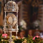 El arzobispo ve en la nueva Capilla de Adoración Perpetua en Santiago un “motivo de esperanza”