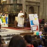 Monseñor Barrio invita a los niños a vivir desde ventanas y balcones el Domingo de Ramos con sus palmas y ramas de olivo