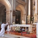 El arzobispo recuerda especialmente a los niños y niñas que “se preparan para hacer la primera comunión en esta situación atípica”