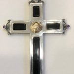 El nuevo obispo de Astorga llevó la cruz pectoral que le regaló la Archidiócesis de Compostela y le entregó monseñor Barrio el día de su toma de posesión