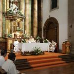 Don Julián celebra la fiesta de Santa Teresa en la Iglesia del Carmen de Santiago y recuerda que ella es “maestra de vida cristiana” para todos