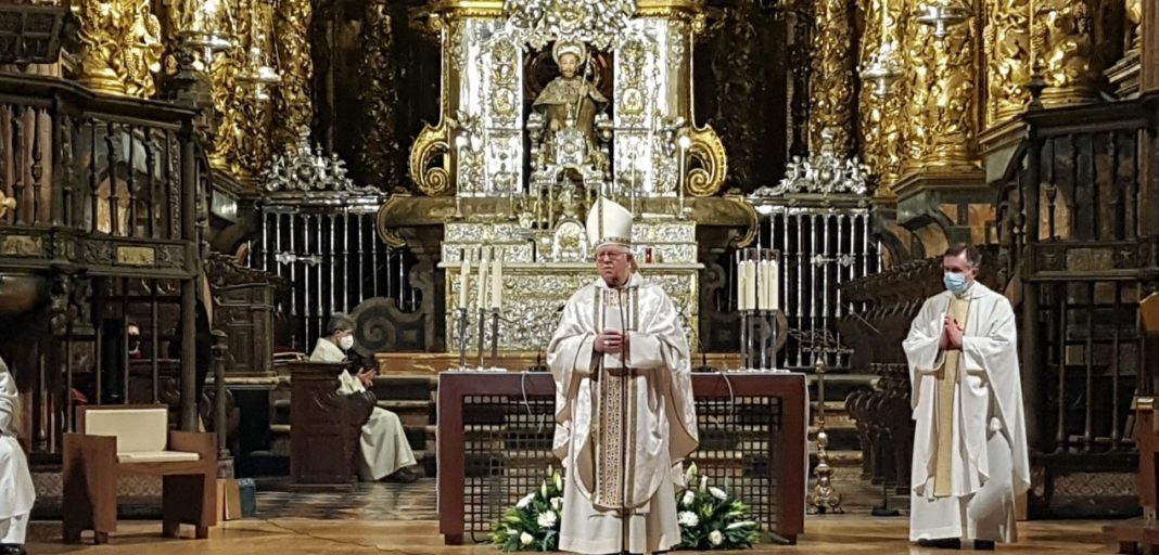 arzobispo_altar