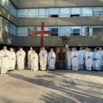 La cruz y el icono de la JMJ visitan la Conferencia Episcopal Española