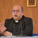 Mons. Francisco Prieto presenta el Plan Pastoral en Carballo