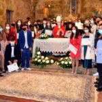 Treinta jóvenes recibieron el sacramento de la Confirmación en Fisterra