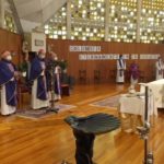 El arzobispo de Santiago asiste al funeral de mons. Eloy Tato Losada