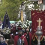 A Estrada recuperó tras dos años la procesión del Cristo en Jueves Santo