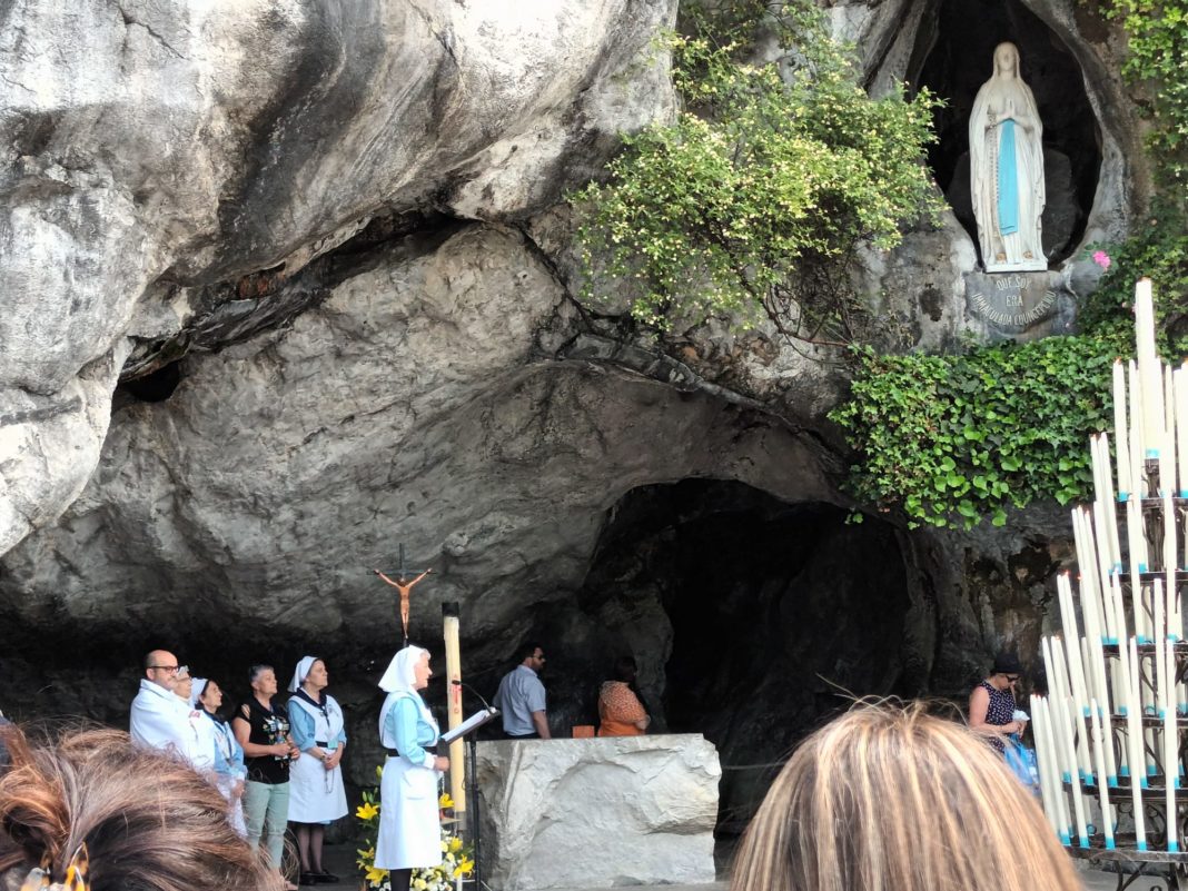lourdes02