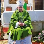 Dávila donó cuatro tallas para el altar de la iglesia de Artes