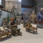 Desde figuras de ganchillo, a belenes populares que incluso cobran vida en Santiago