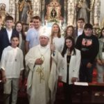 Mons. Prieto confirma a un grupo de jóvenes en Présaras (Boimorto)
