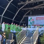 Don Francisco participa en la la Eucaristía en el «Encuentro de españoles»