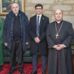 Visita del arzobispo, mons. Prieto, a Padrón para estrechar lazos y colaborar con el Concello