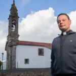 Dos curas para 16 parroquias