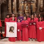 Jóvenes de Confirmación de la Parroquia San Xulián de Pontecesures en la Misa de la TVG