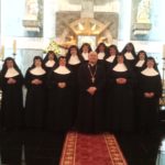 D. Francisco visita a las Hermanitas de los Ancianos Desamparados