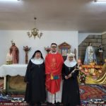 Toma de hábito de una nueva novicia en el monasterio de las Agustinas Recoletas de Vilagarcía