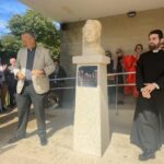 Busto de Maximino Romero e imagen de la Virgen de Lourdes, un tributo a 40 años de historia en Baio