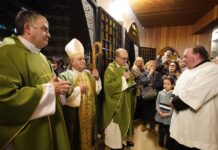 José López Moldes inicia su etapa pastoral al frente de Virxe do Camiño arropado por la comunidad parroquial