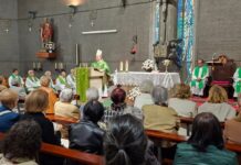 Vida Ascendente comienza el curso con una invitación del arzobispo a vivir con gratitud y hacer del amor un servicio a los demás